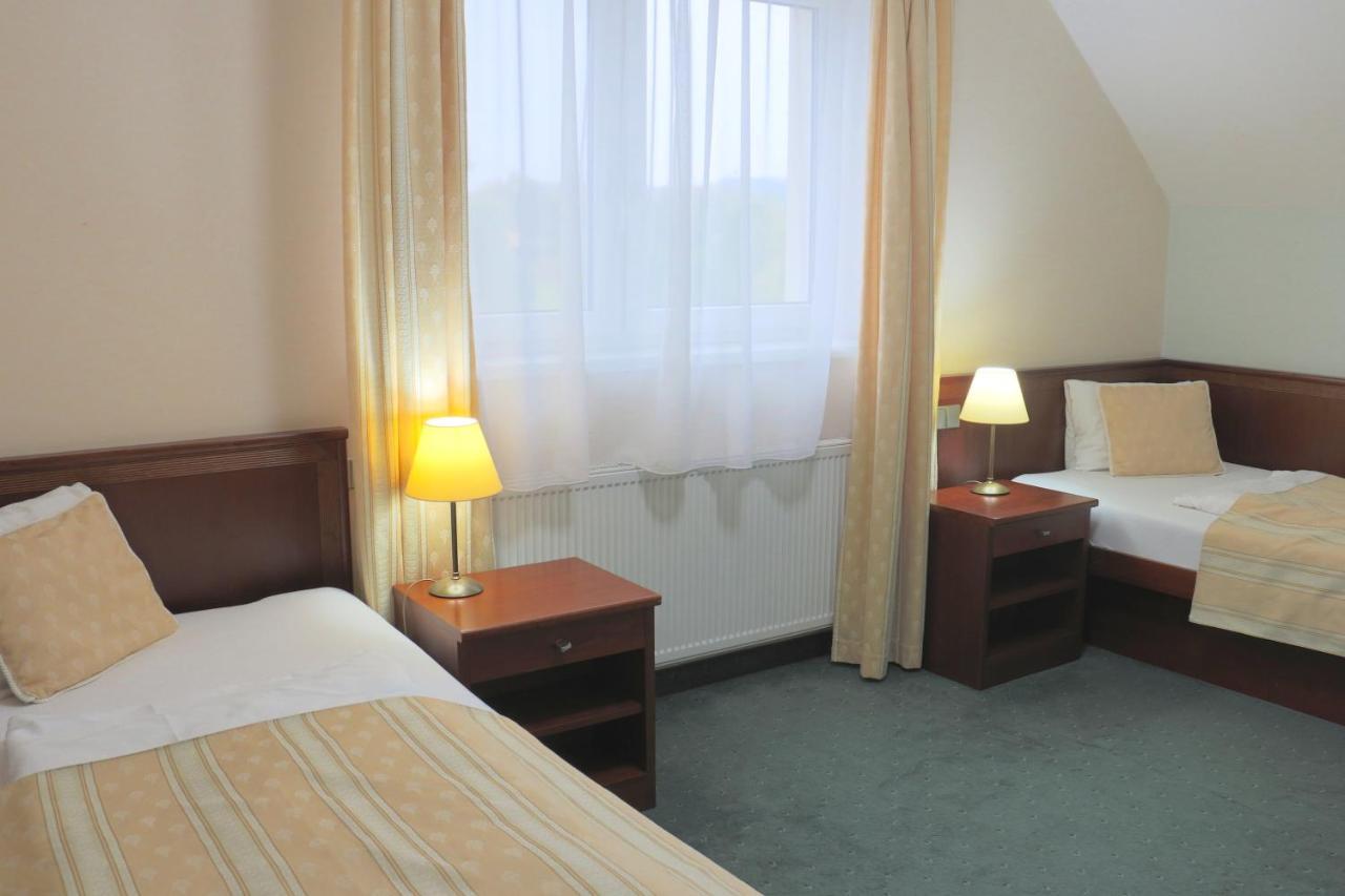 Komorni Hurka Hotel Cheb Luaran gambar